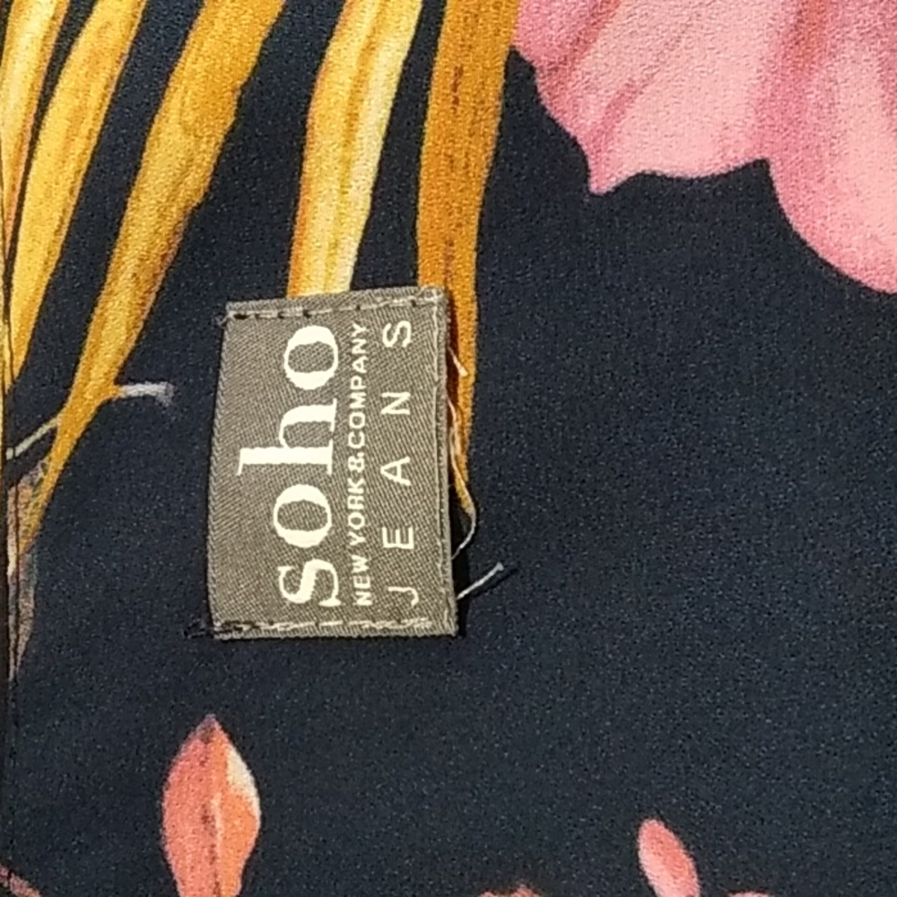 Off the shoulder Top * NWOT * - Picture 3 of 6